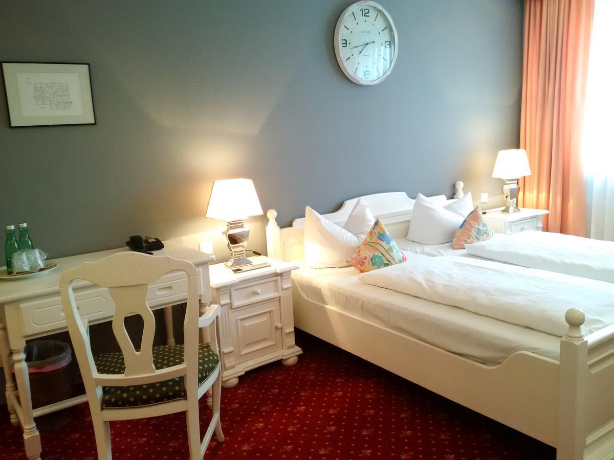 Hotel & Restaurant Westhoff Schloß Holte-Stukenbrock Dış mekan fotoğraf